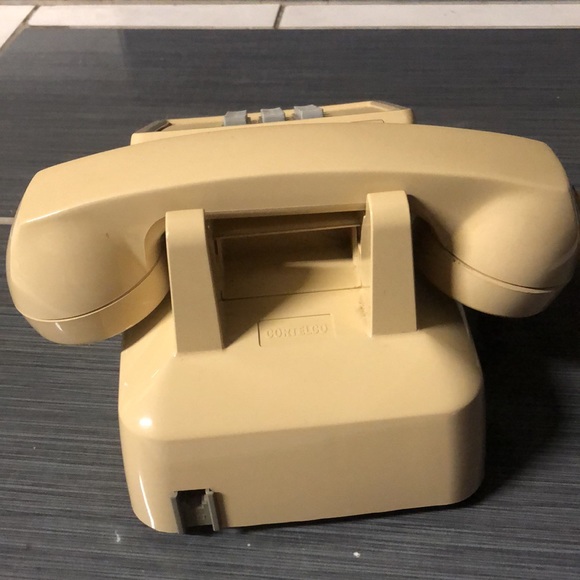 Vintage Cortelco 2500 push button telephone - Picture 12 of 14